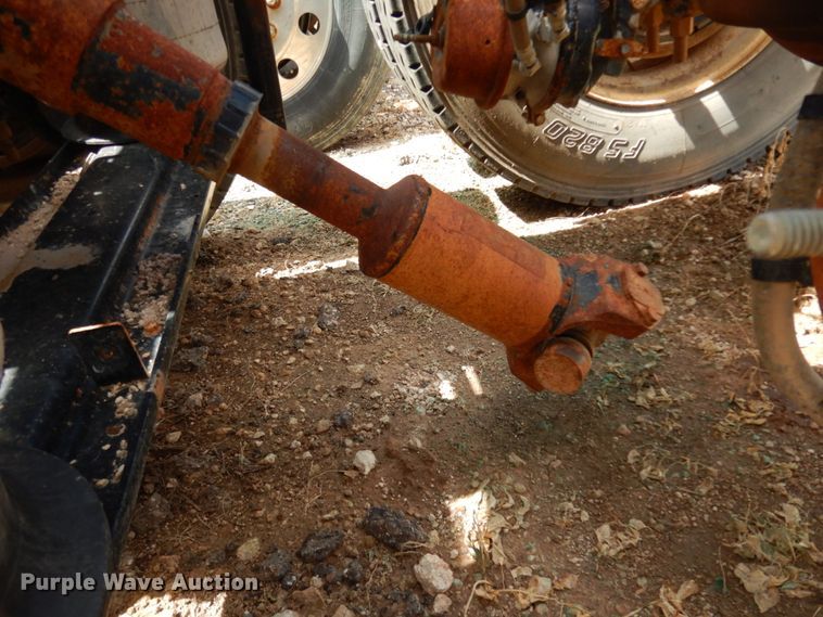 image for item DM6276 2010 Mack CHU613  semi truck