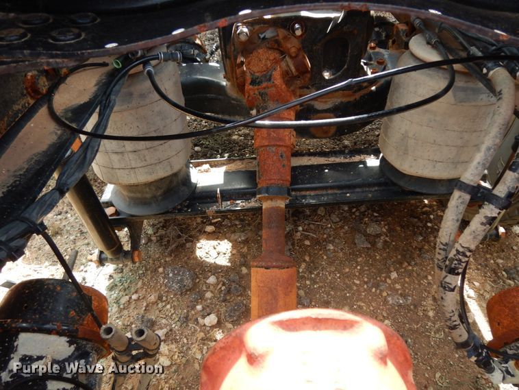 image for item DM6276 2010 Mack CHU613  semi truck