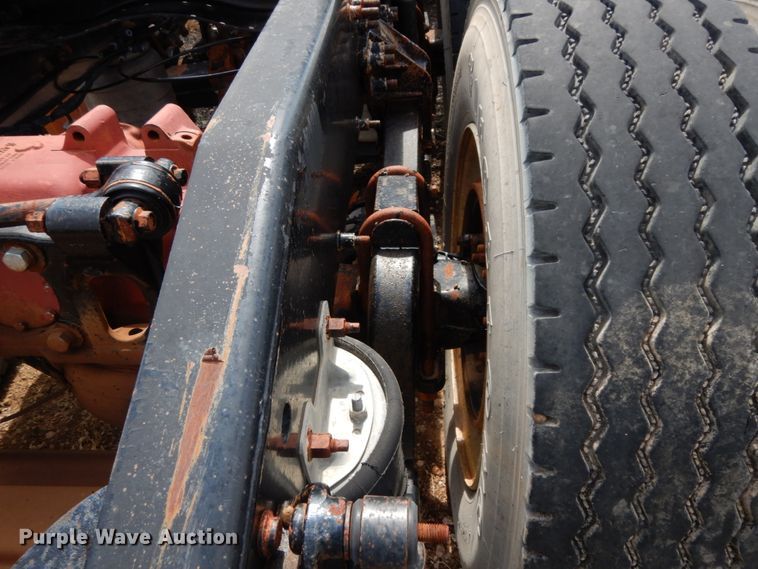 image for item DM6276 2010 Mack CHU613  semi truck