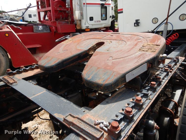 image for item DM6276 2010 Mack CHU613  semi truck