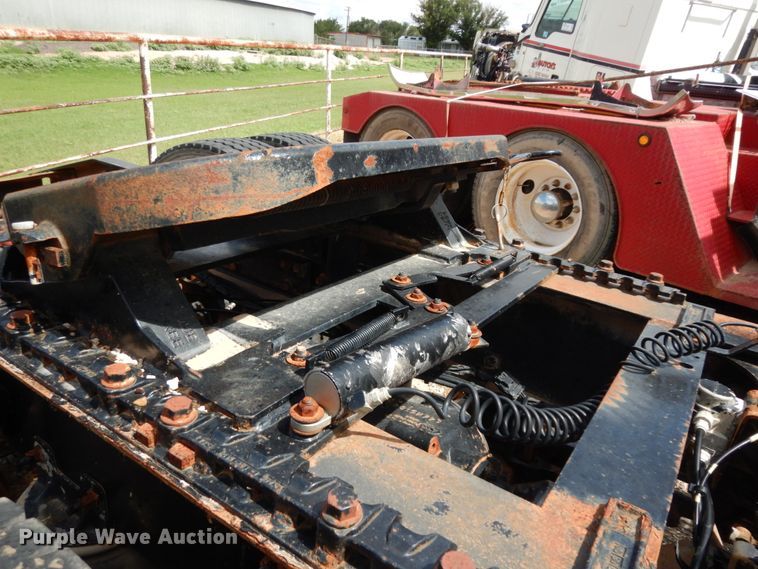 image for item DM6276 2010 Mack CHU613  semi truck