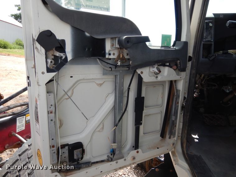 image for item DM6276 2010 Mack CHU613  semi truck