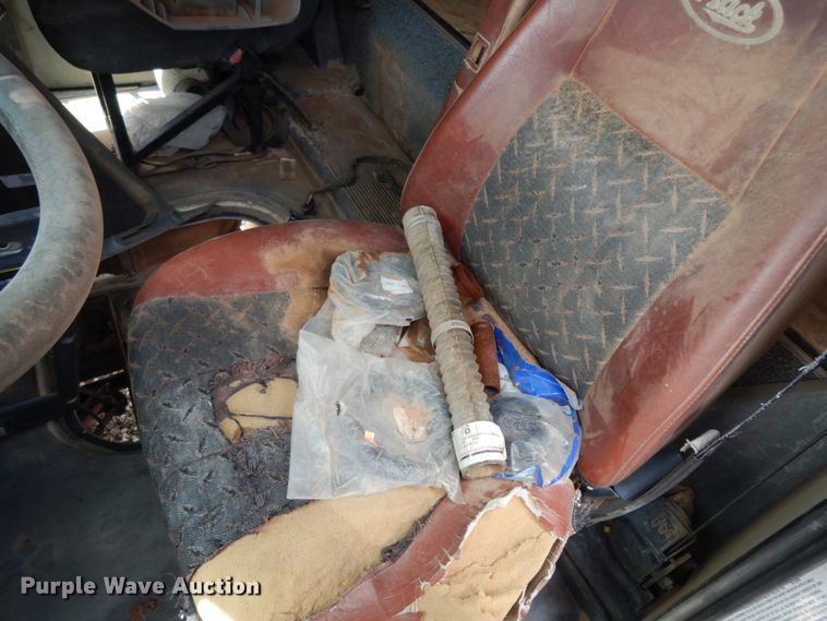 image for item DM6276 2010 Mack CHU613  semi truck