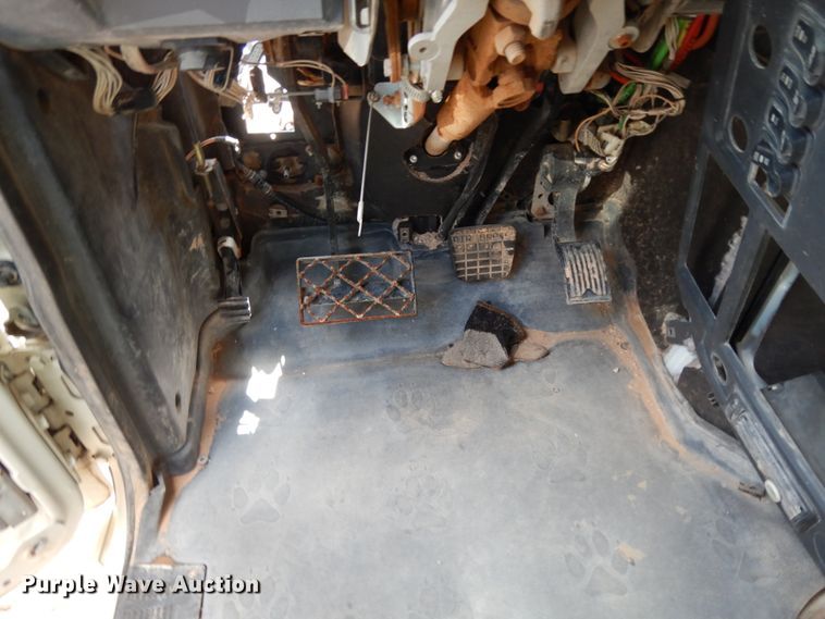 image for item DM6276 2010 Mack CHU613  semi truck