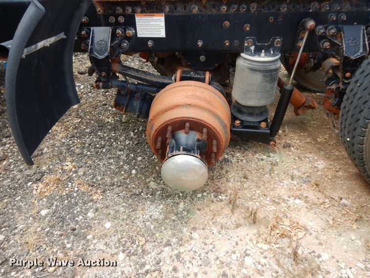 image for item DM6276 2010 Mack CHU613  semi truck