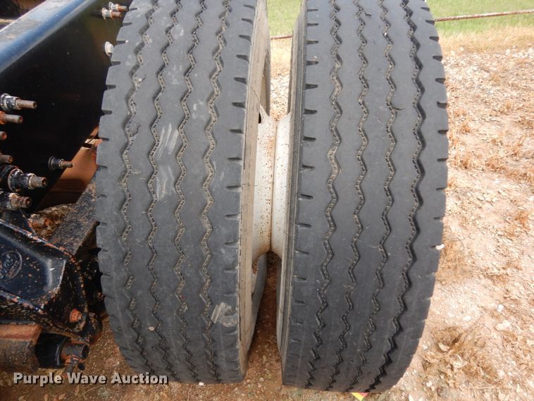 image for item DM6276 2010 Mack CHU613  semi truck