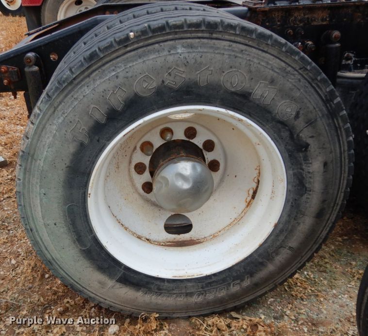 image for item DM6276 2010 Mack CHU613  semi truck