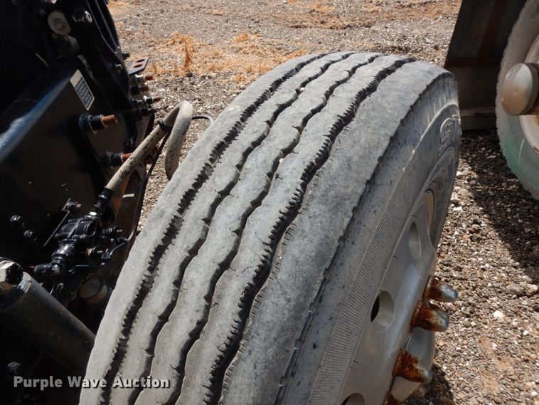 image for item DM6276 2010 Mack CHU613  semi truck