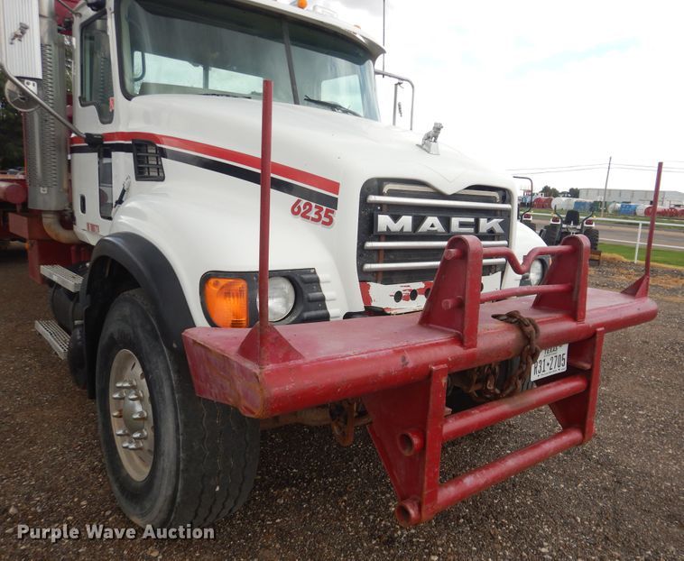 image for item DM6277 2007 Mack CV713  roll-off container truck