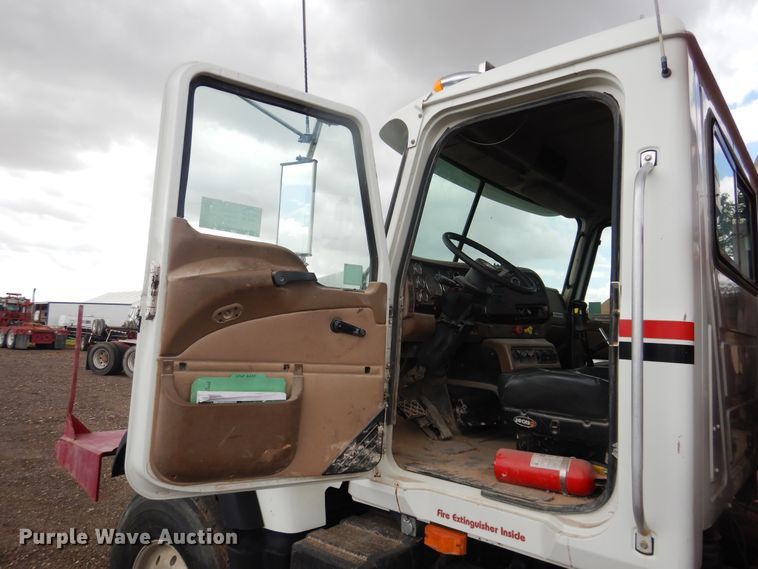 image for item DM6277 2007 Mack CV713  roll-off container truck