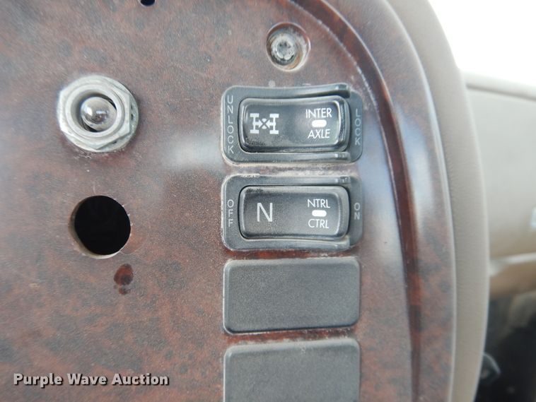 image for item DM6277 2007 Mack CV713  roll-off container truck