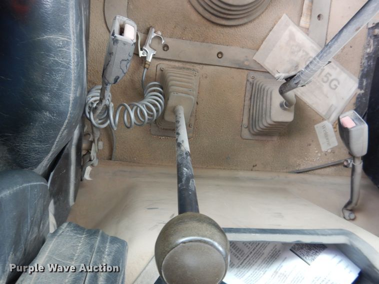 image for item DM6277 2007 Mack CV713  roll-off container truck