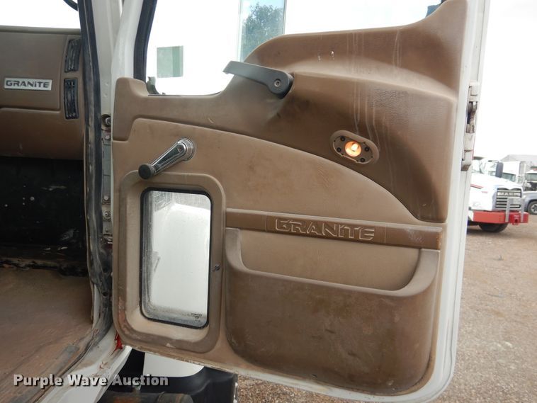 image for item DM6277 2007 Mack CV713  roll-off container truck