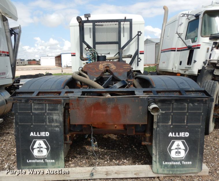 image for item DM6278 2013 Mack CHU613  semi truck