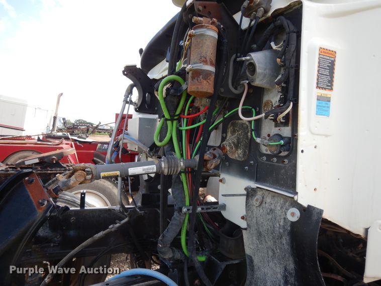 image for item DM6278 2013 Mack CHU613  semi truck