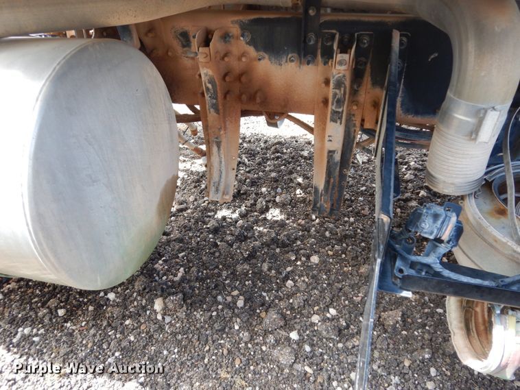 image for item DM6278 2013 Mack CHU613  semi truck