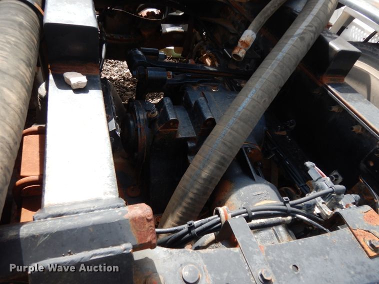 image for item DM6278 2013 Mack CHU613  semi truck