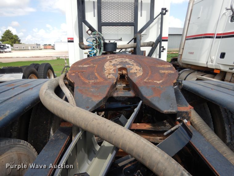 image for item DM6278 2013 Mack CHU613  semi truck