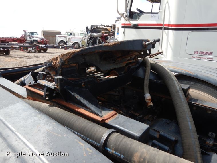 image for item DM6278 2013 Mack CHU613  semi truck