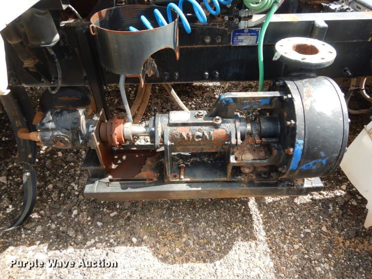 image for item DM6278 2013 Mack CHU613  semi truck