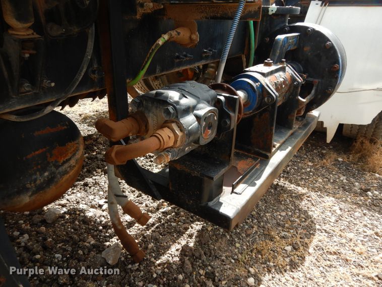 image for item DM6278 2013 Mack CHU613  semi truck