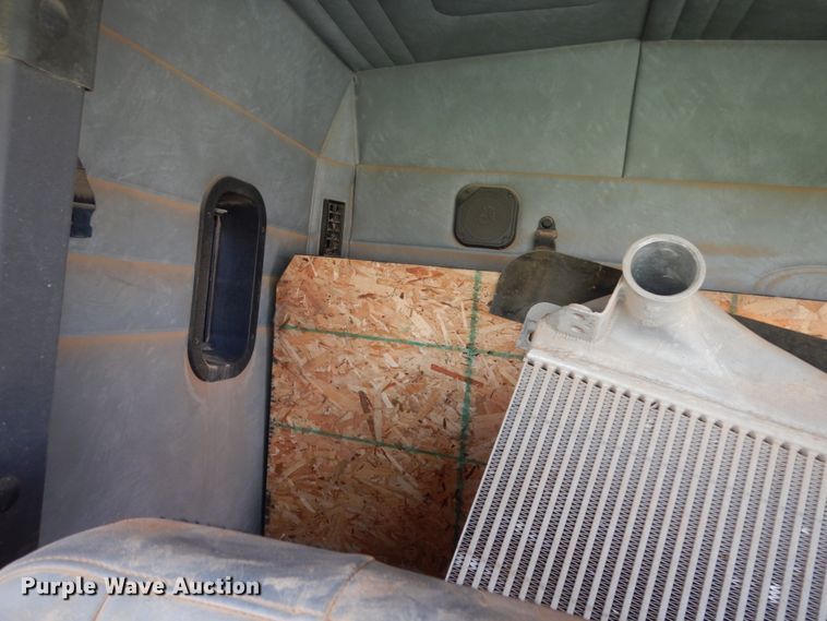 image for item DM6278 2013 Mack CHU613  semi truck