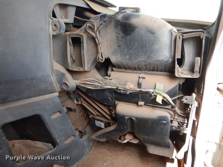 image for item DM6278 2013 Mack CHU613  semi truck