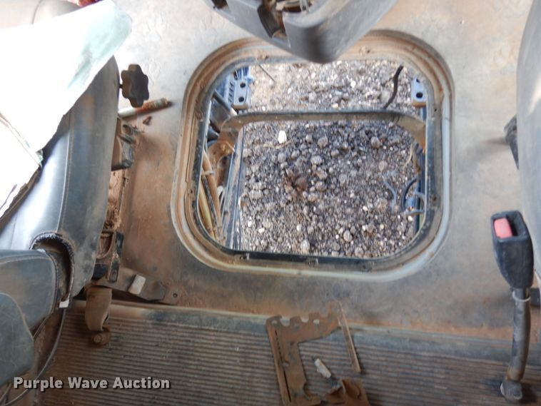 image for item DM6278 2013 Mack CHU613  semi truck