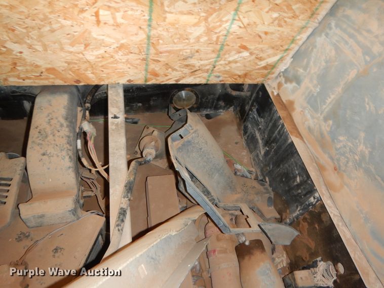 image for item DM6278 2013 Mack CHU613  semi truck