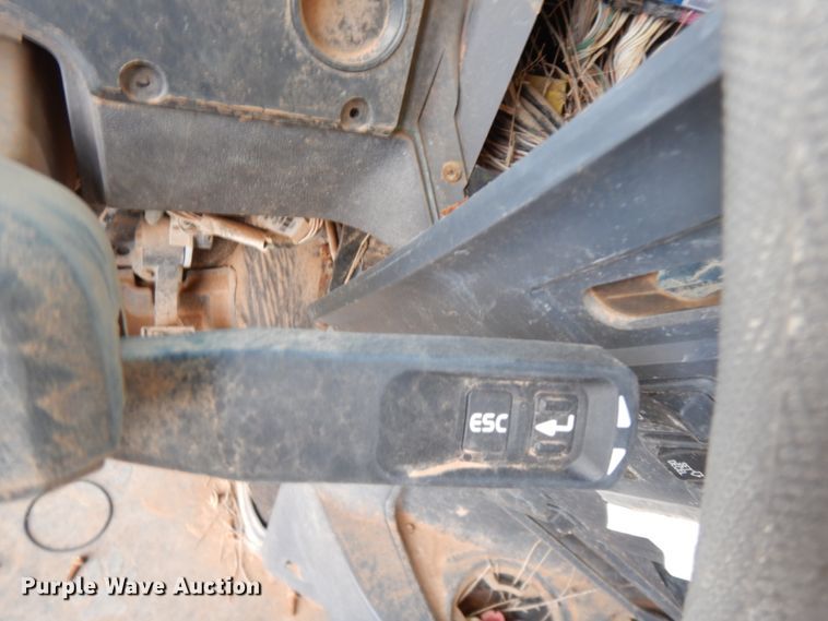 image for item DM6278 2013 Mack CHU613  semi truck