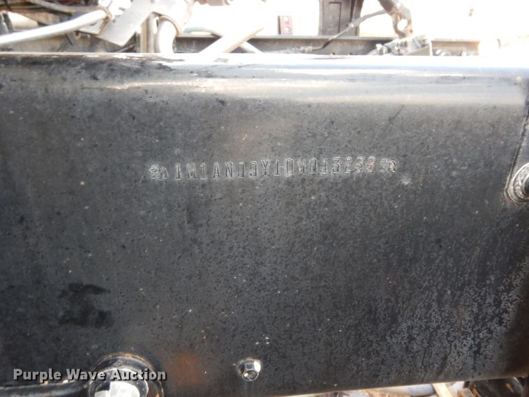 image for item DM6278 2013 Mack CHU613  semi truck