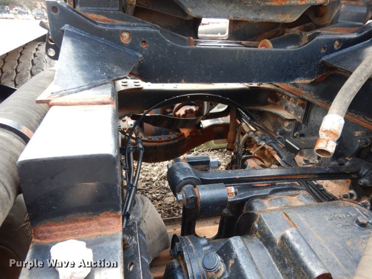 image for item DM6278 2013 Mack CHU613  semi truck