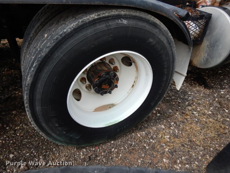 image for item DM6278 2013 Mack CHU613  semi truck