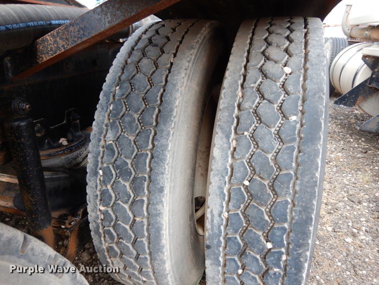 image for item DM6278 2013 Mack CHU613  semi truck