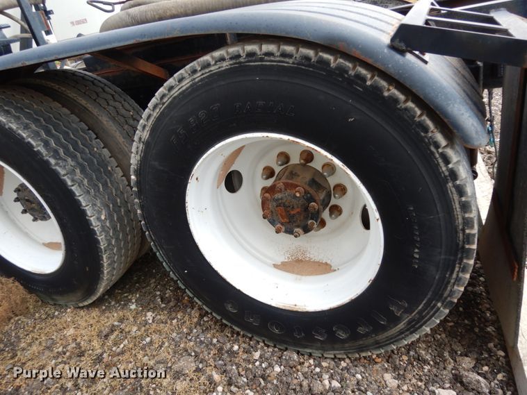 image for item DM6278 2013 Mack CHU613  semi truck