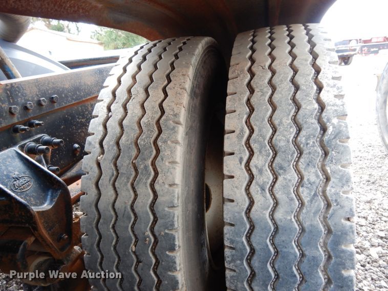 image for item DM6278 2013 Mack CHU613  semi truck