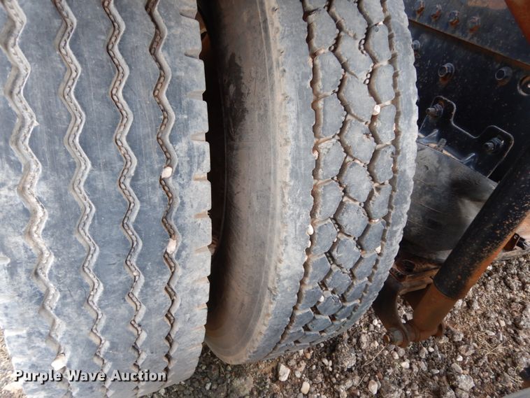 image for item DM6278 2013 Mack CHU613  semi truck