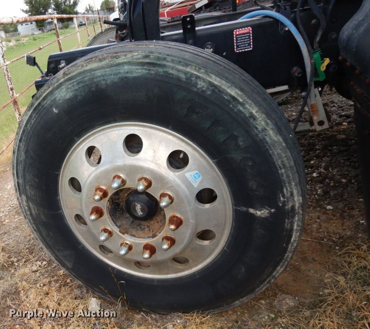 image for item DM6278 2013 Mack CHU613  semi truck