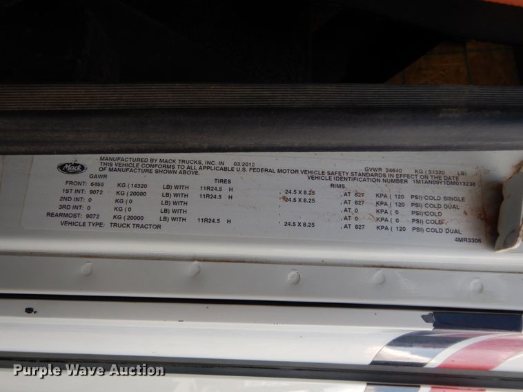 image for item DM6278 2013 Mack CHU613  semi truck