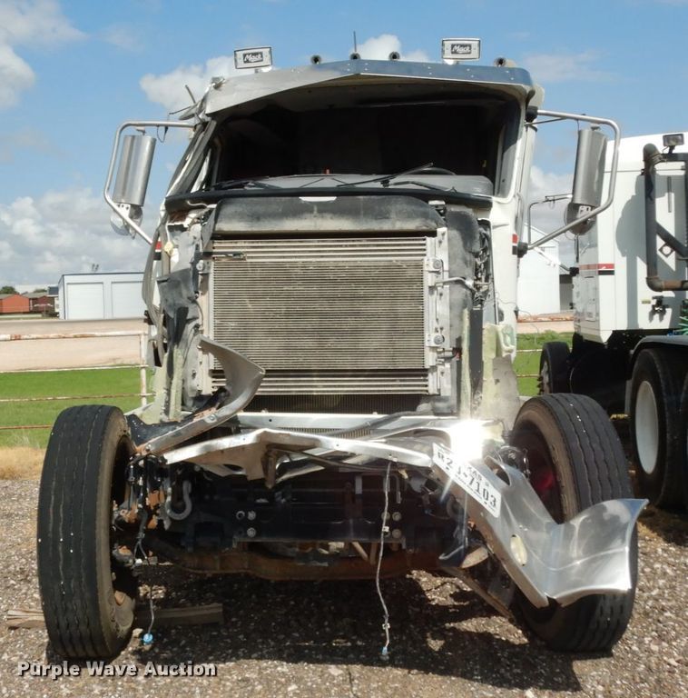 image for item DM6279 2015 Mack CHU613  semi truck