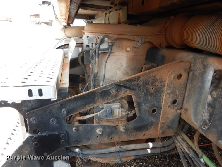 image for item DM6279 2015 Mack CHU613  semi truck