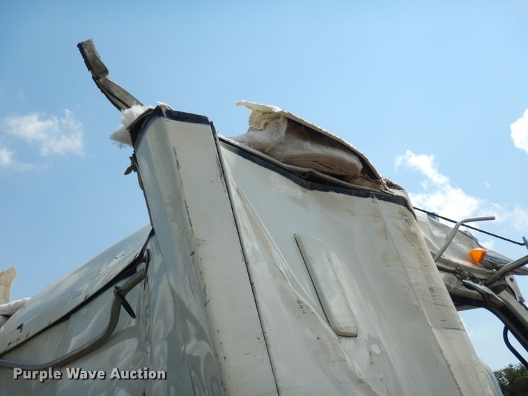 image for item DM6279 2015 Mack CHU613  semi truck