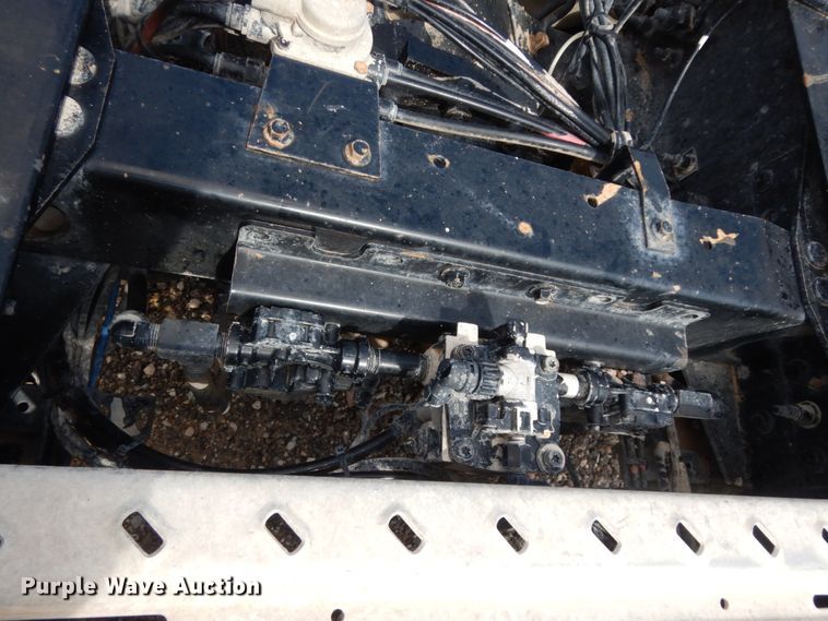 image for item DM6279 2015 Mack CHU613  semi truck