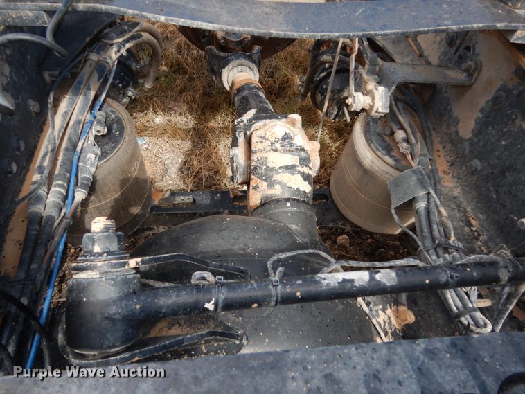 image for item DM6279 2015 Mack CHU613  semi truck