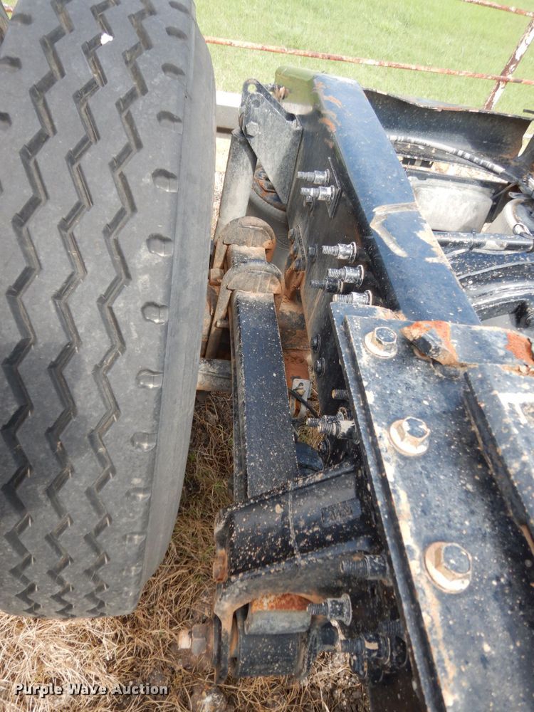 image for item DM6279 2015 Mack CHU613  semi truck