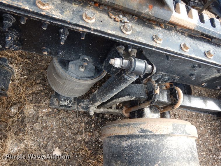 image for item DM6279 2015 Mack CHU613  semi truck