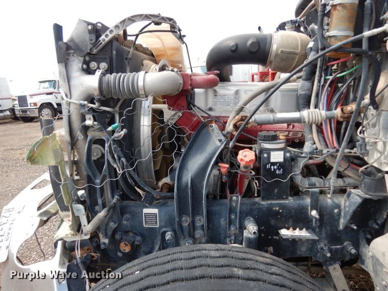 image for item DM6279 2015 Mack CHU613  semi truck