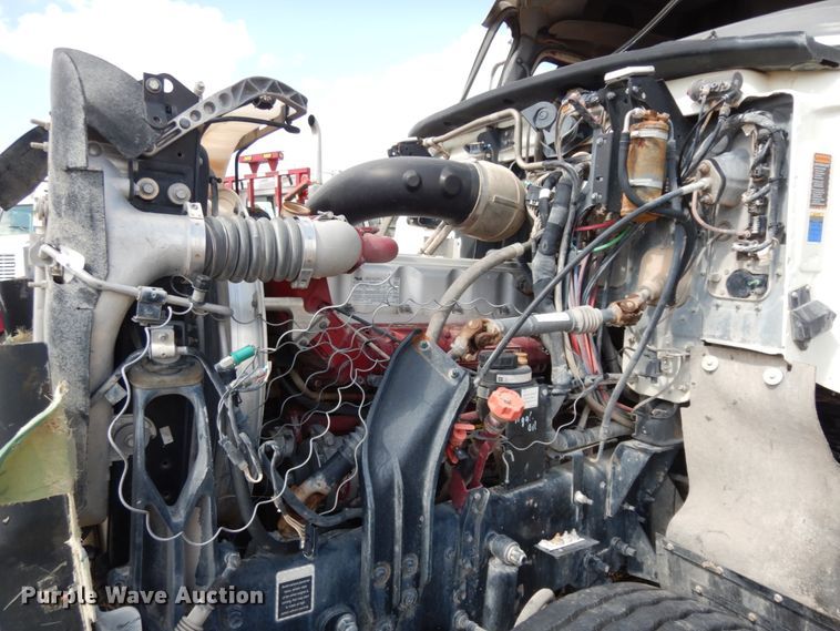 image for item DM6279 2015 Mack CHU613  semi truck