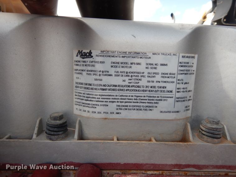 image for item DM6279 2015 Mack CHU613  semi truck