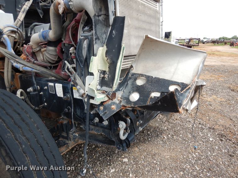 image for item DM6279 2015 Mack CHU613  semi truck